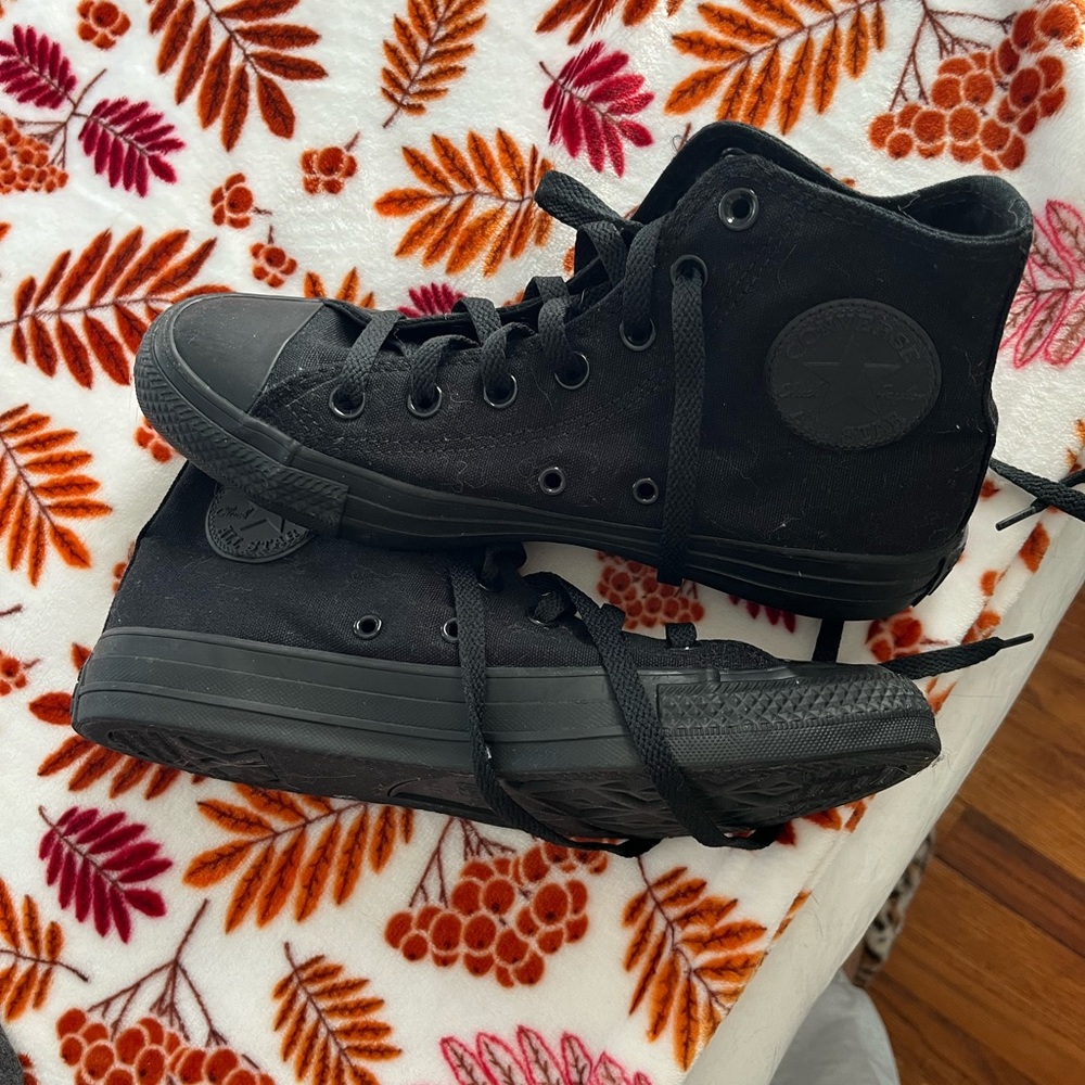 *** SOLD**** High top converse